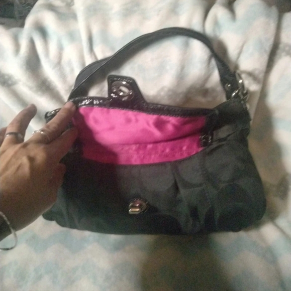 Coach - Picture 2 of 4